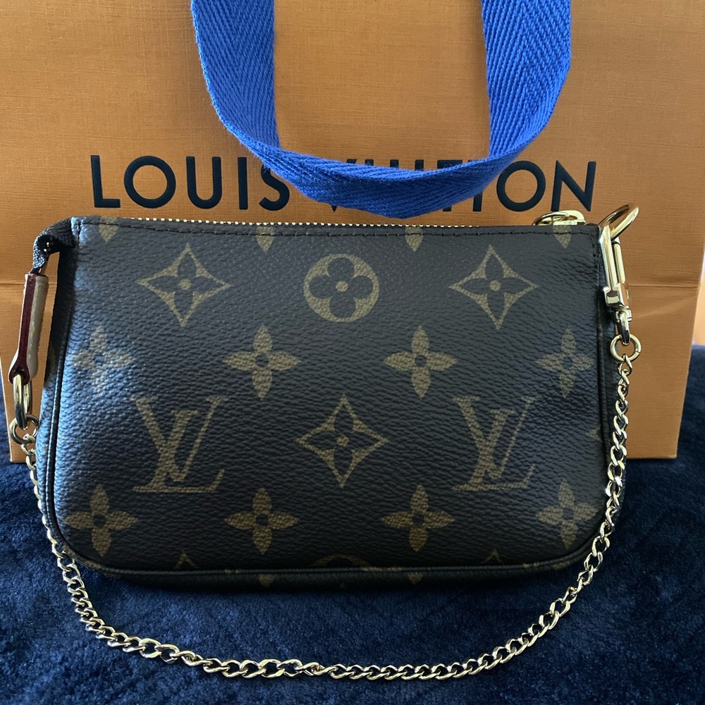 Louis Vuitton mini pochette accessories